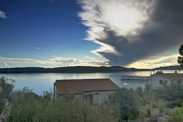 Building land with sea and city view; Balani, Ciovo. € 699,250